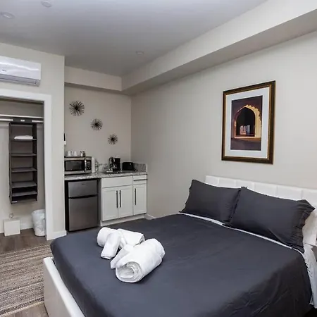 Studio With Large Balcony- San Diego Gateway
